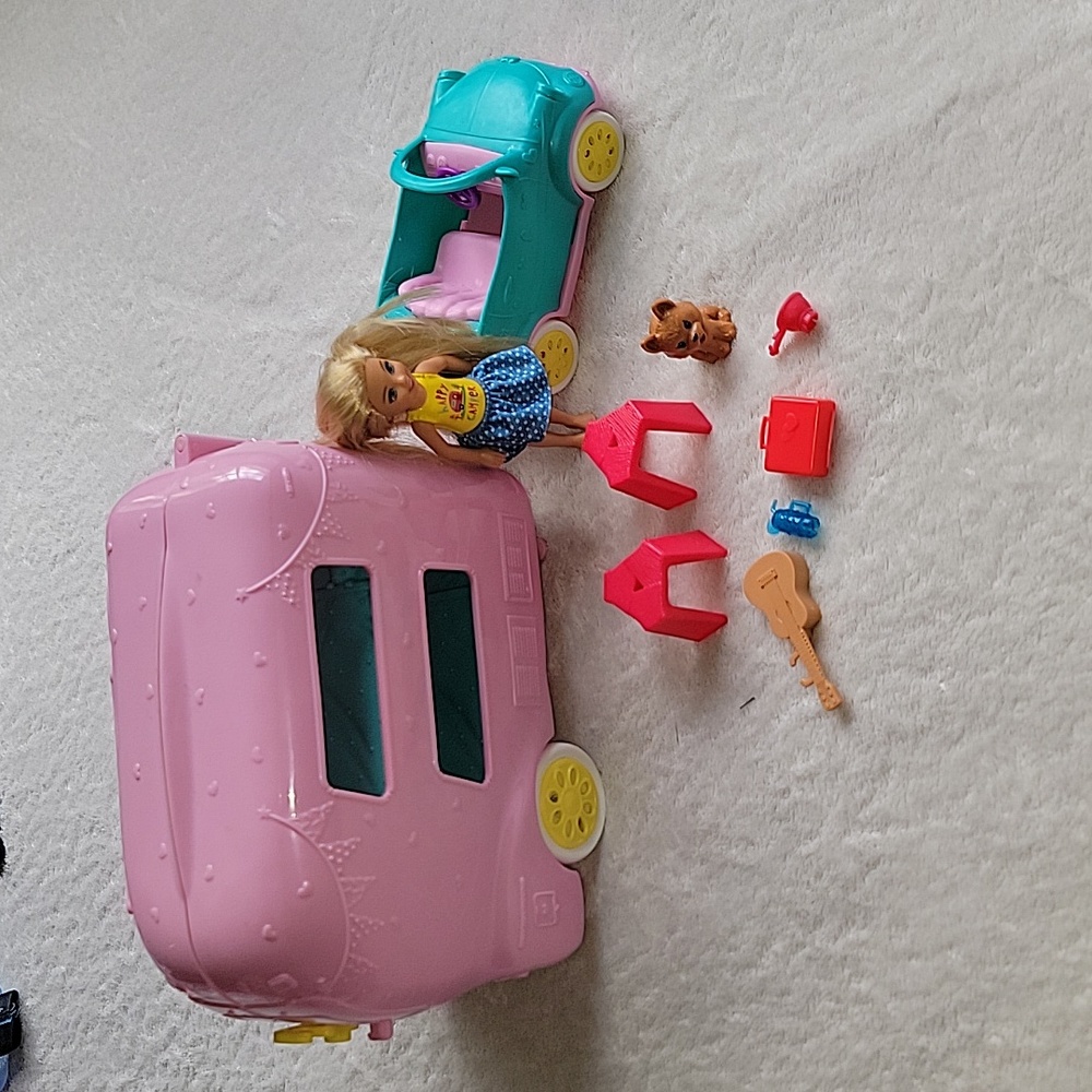 Barbie Club Chelsea Camper Playset